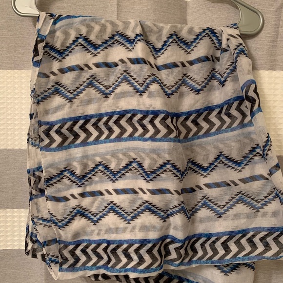 Aztec Infinity Scarf - Picture 1 of 1